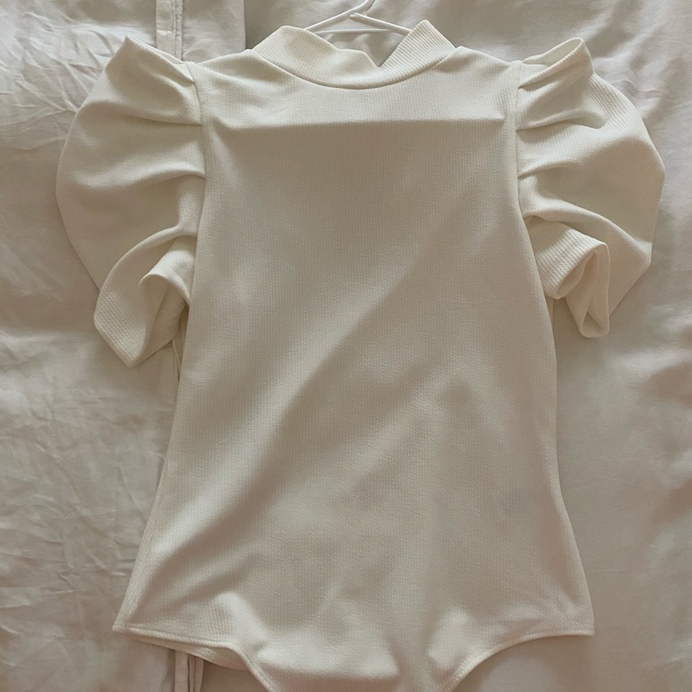 Statement sleeve white bodysuit